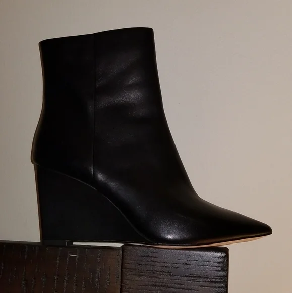 SANCTUARY Women's Pacer Pointed Toe Wedge Booties. Size 10. Color Black. - Picture 6 of 12